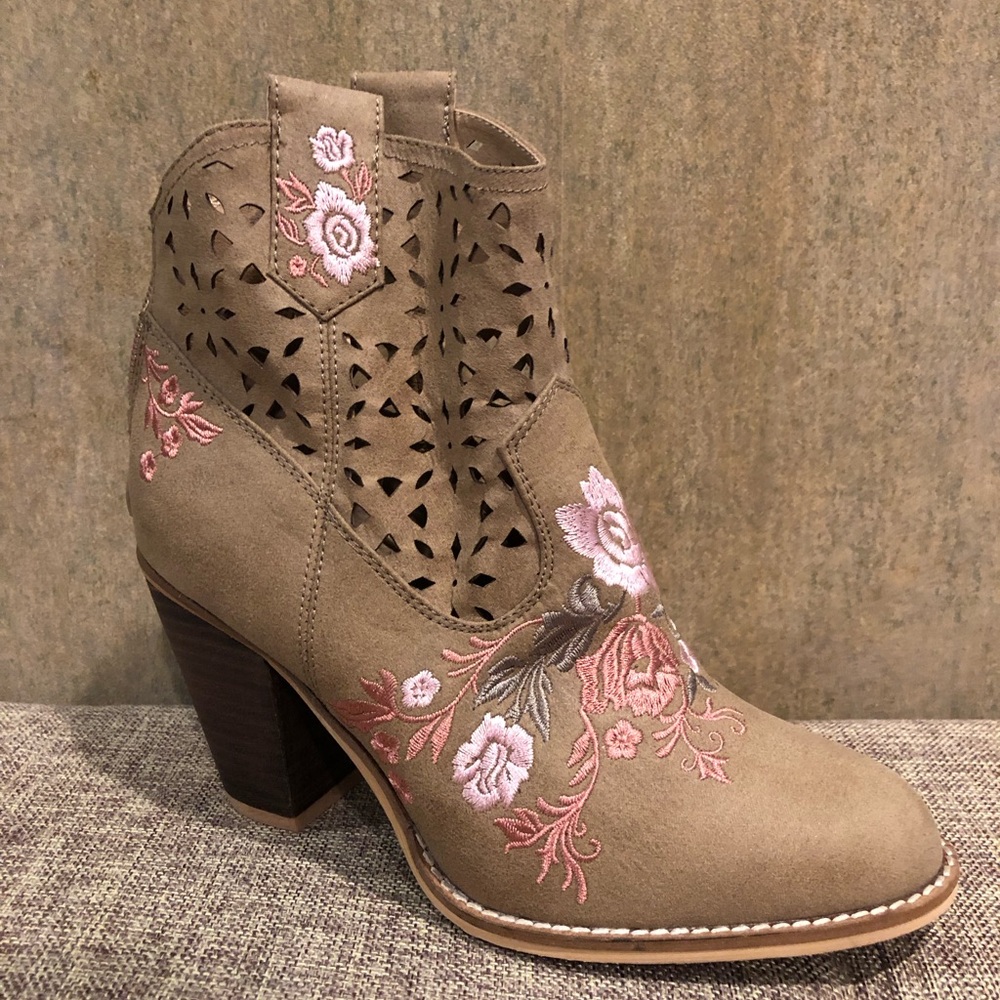 Rebels Tan and Pink Heeled Boots with Floral Embroidery